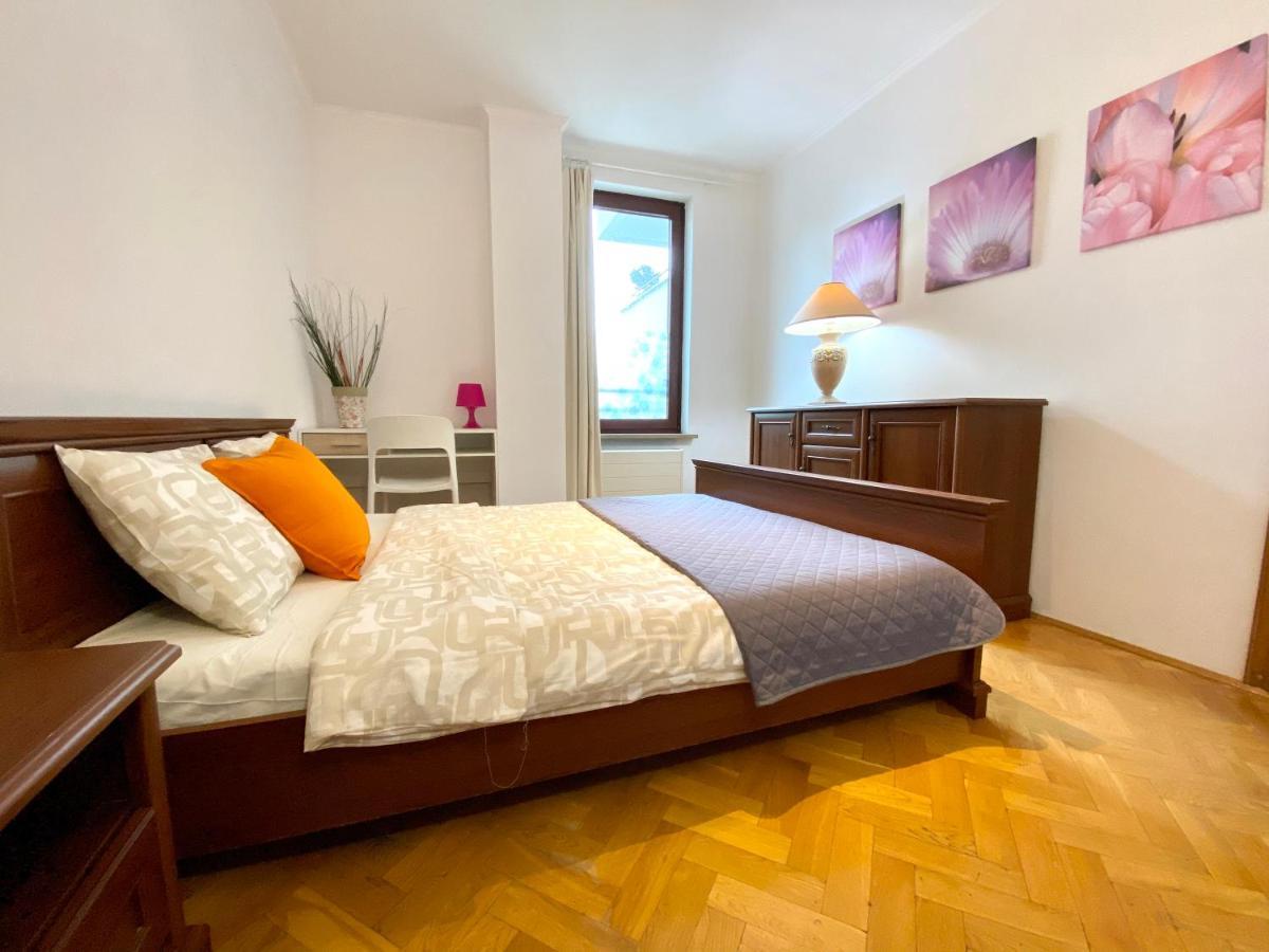 Center Warsaw - Apartmenty Jana Pawla II Exterior photo